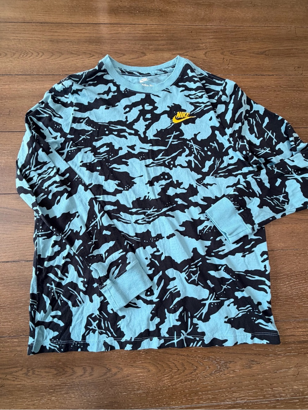 Nike Boys Blue Camo Long Sleeve Shirt size Large 14-16